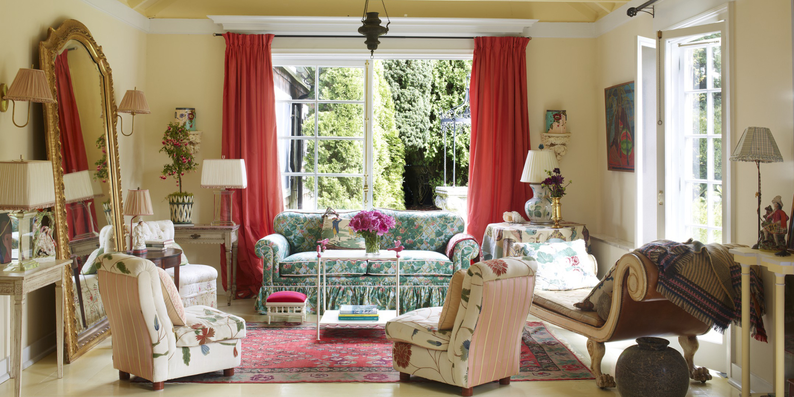 HOUSE TOUR: Inside Lorry Newhouse's Perfectly Charming Cottage