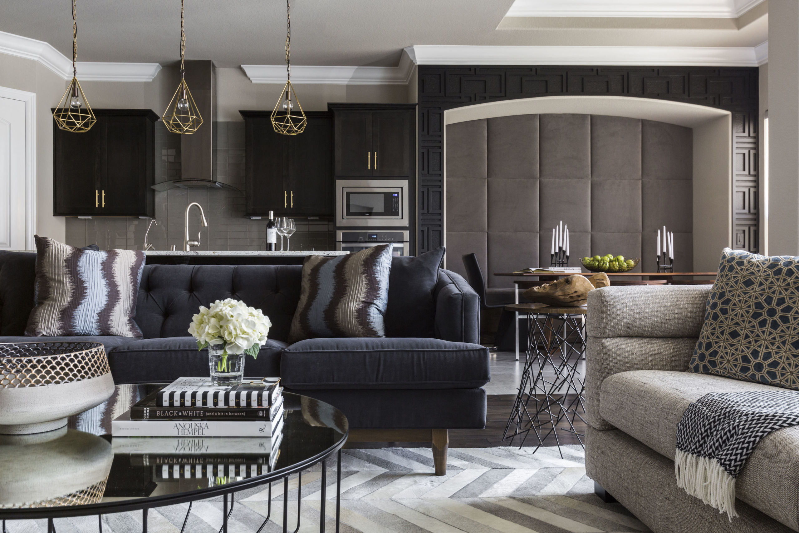 Pull Off Black Walls - Modern Design, image size:2560x1706